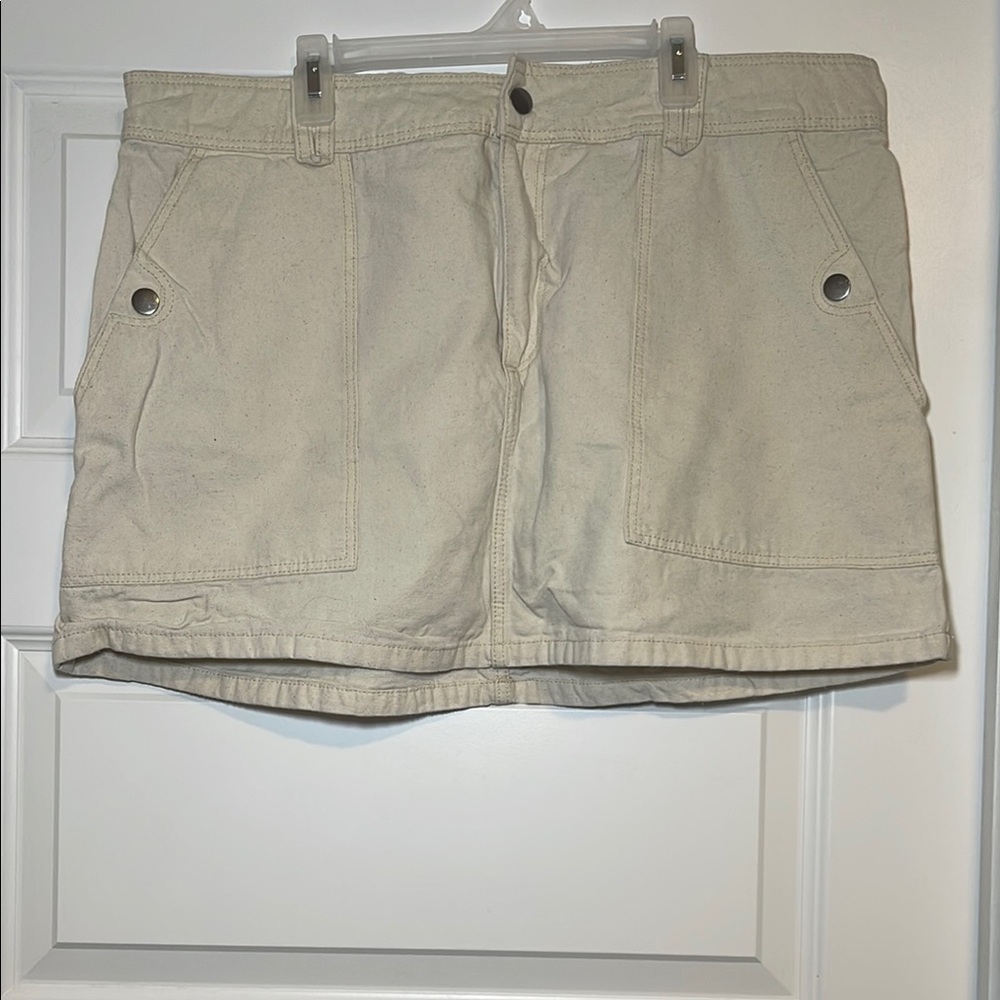 H&M Sand/cream skirt with Belt Loops